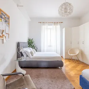 https://domus-mari.it-romehotels.com